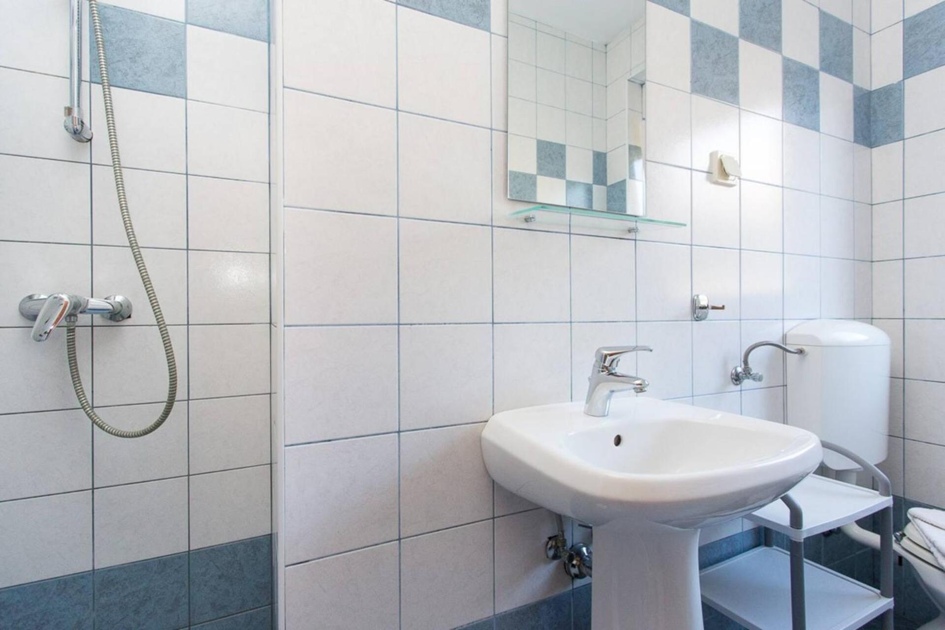 Guest house Zic - Mrakovcic Baska (Krk)